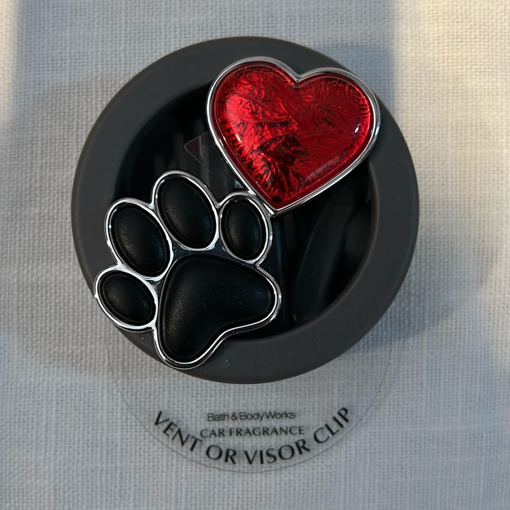 BATH AND BODY WORKS CAR FRAGRANCE VENT OR VISOR CLIP.